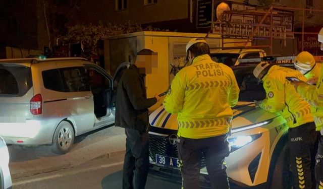 Vurdumduymaz sürücü trafiği alt üst etti