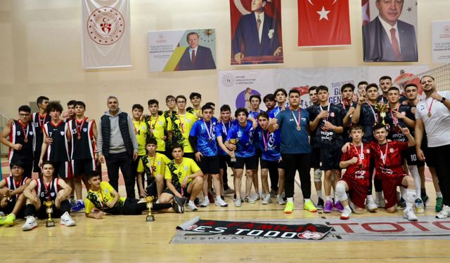 Voleybol Genç Erkekler İl Birinciliği Sona Erdi