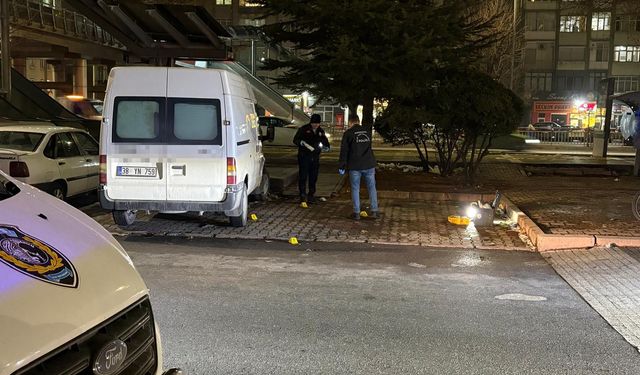 ŞOK OLAY! Önce kıyafetlerine laf etti, sonra b*ıçakladı