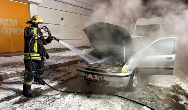 Tamirden Gelen Araç Bir Anda Alev Aldı