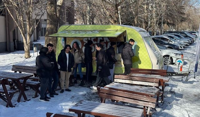 Öğrencilere 1,4 milyon bardak sıcak çorba dağıtıldı