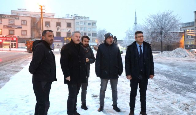 Başkan Palancıoğlu ekiplerle sahada