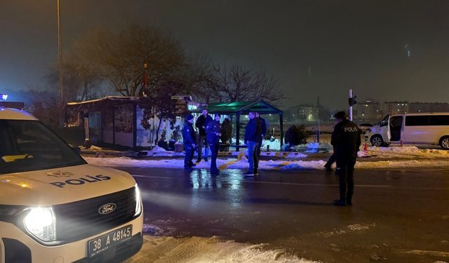 Kayseri'de oğlu, babasının büfesini kurşunladı