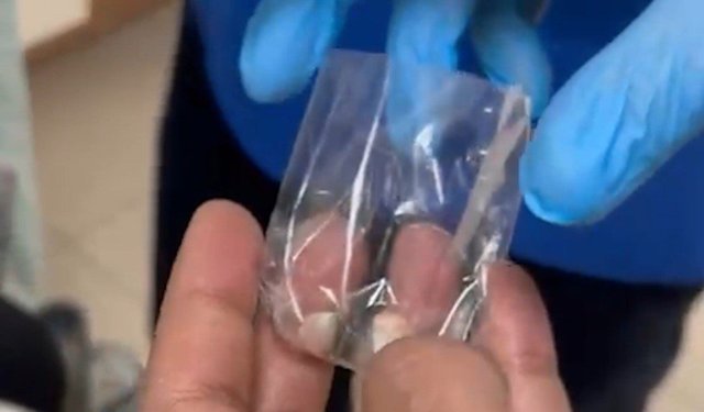 Kulağının içinde uy*şturucu çıktı!