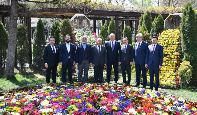 Eski bakan Çavuşoğlu: "Kayseri, dünyaya örnek bir şehir"