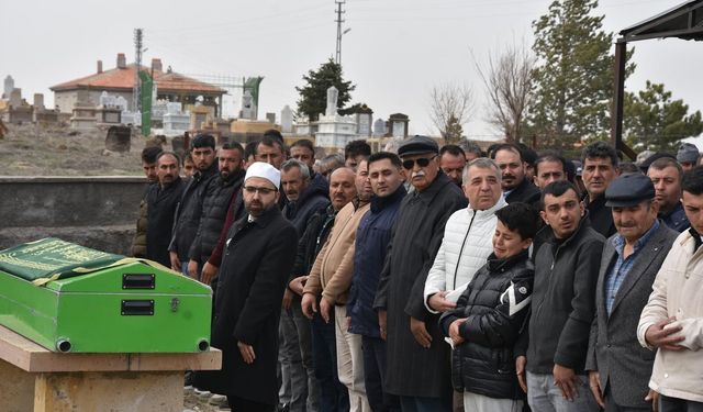 Tomarza Büyükcanlı Mahalle Muhtarı son yolculuğuna uğurlandı