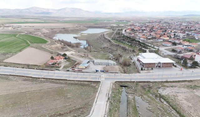 Yağışlar barajları doldurdu, çiftçinin yüzü güldü