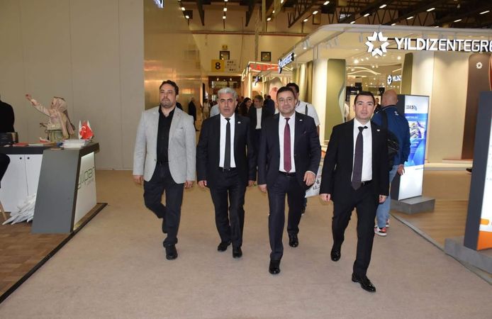 Kayseri OSB yönetimi İstanbul'daki üç uluslararası fuarda sanayicilerle buluştu