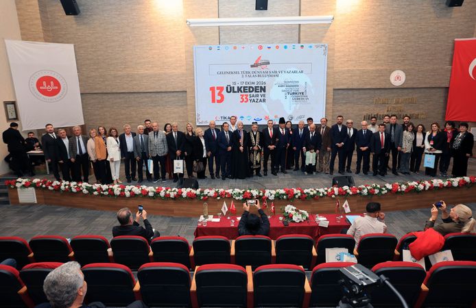 Talas'ta duygu dolu şiir gecesi: Türk Dünyası tek yürek oldu