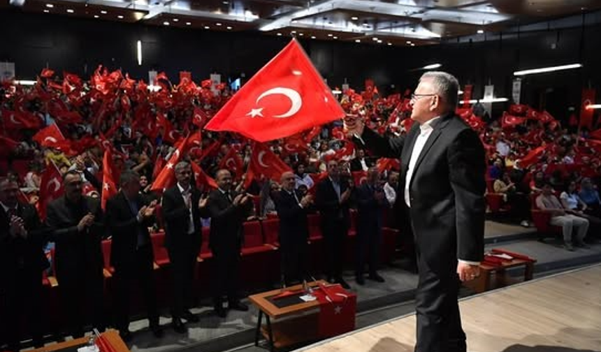 "Geleceğimizi gençlerimizle birlikte inşa ediyoruz"