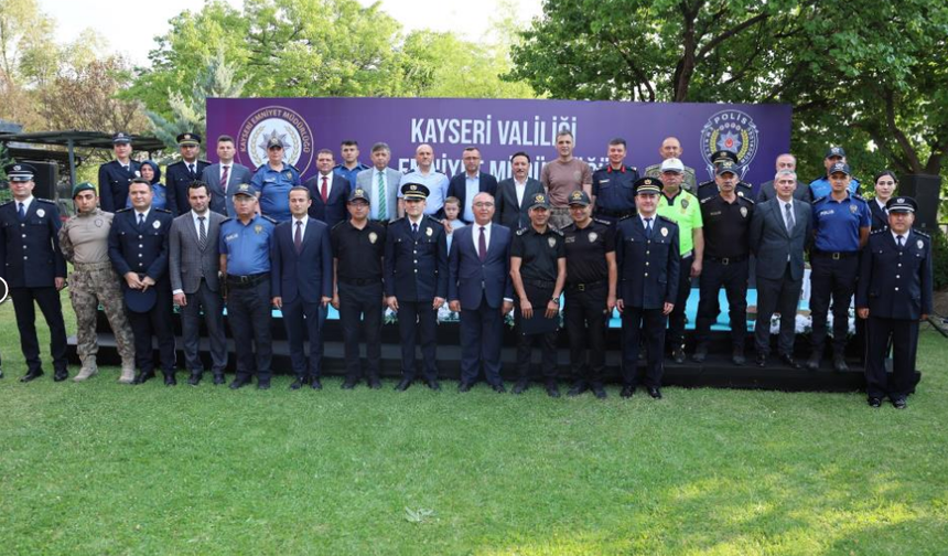 Vali Çicek, Rütbe Terfi ve Ödül Töreni'ne katıldı