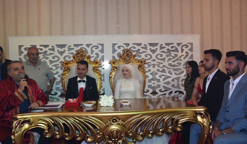 Başkan Koç, Genç Çiftin Nikâhını Kıydı