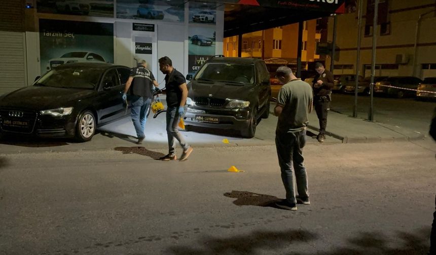 Kayseri’de Oto Galeriye Kurşun Yağdı