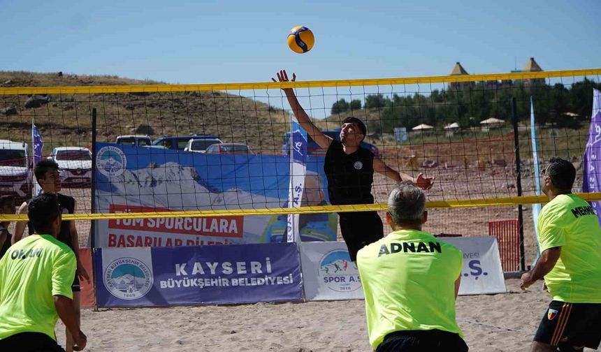 Kayseri Erciyes’te Plaj Voleybol Heyecanı Zirveye Taşıdı