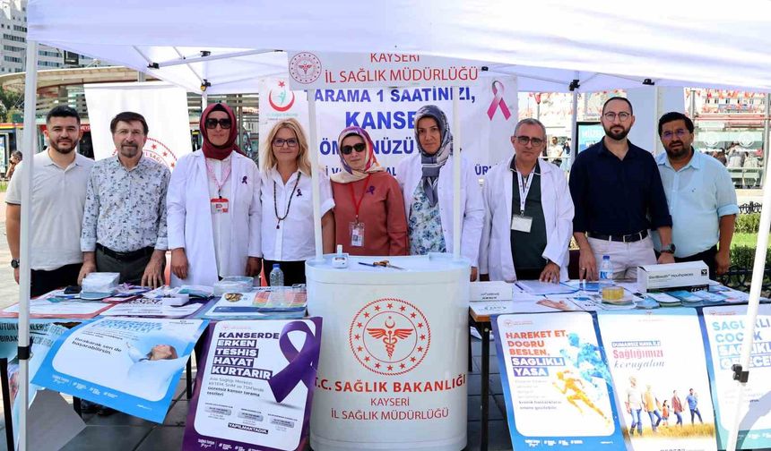 Kayseri Cumhuriyet Meydanı’nda ‘Sağlıklı Yaşam Standı’ Yoğun İlgi Gördü
