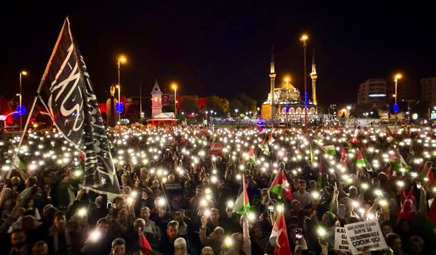 İl Müftüsü Ayvaz, “Kararlılık Yürüyüşü”ne katıldı