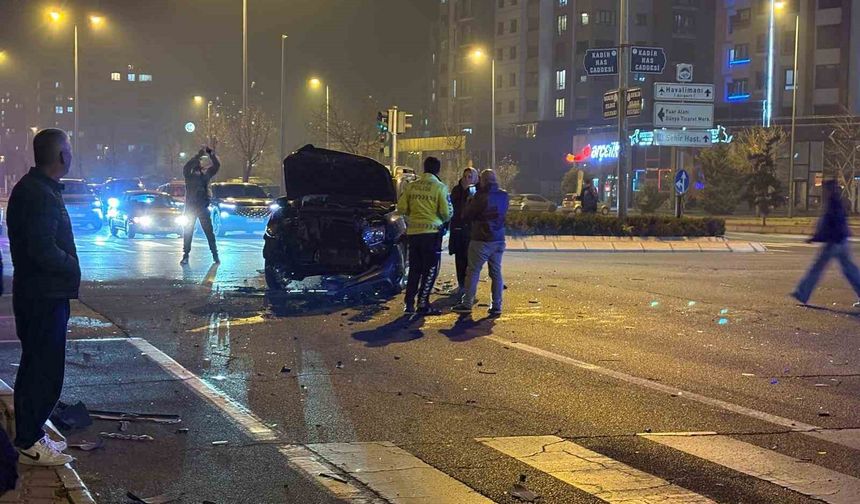 Kocasinan’da iki otomobil çarpıştı: Yaralanan olmadı