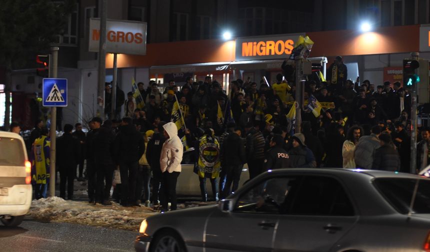 Fenerbahçeli taraftarlardan Süper Kupa sevinci