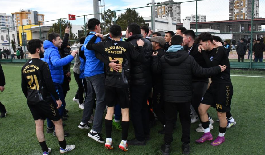Ülküspor tarih yazıyor