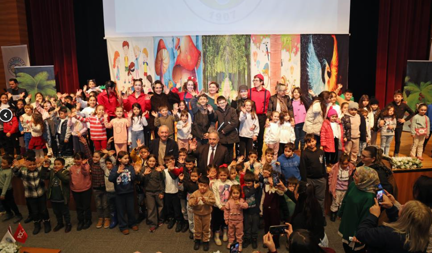 Çocuklar Yalçın Başkan'ın karne hediyesi ile eğlendi