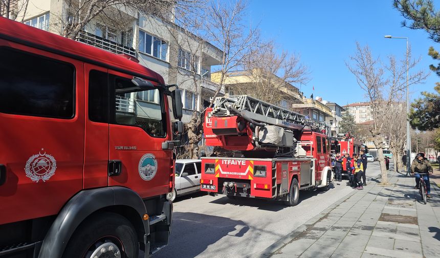 Kayseri'de apartman yangını ekiplerce söndürüldü