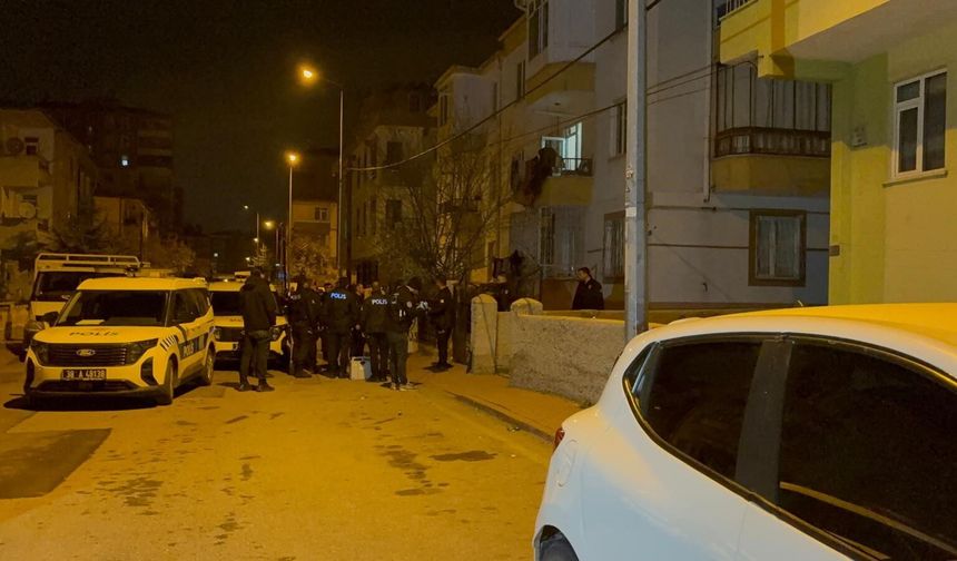 Kurşunlanan evde anne-oğul yaralandı