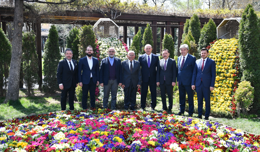 Eski bakan Çavuşoğlu: "Kayseri, dünyaya örnek bir şehir"