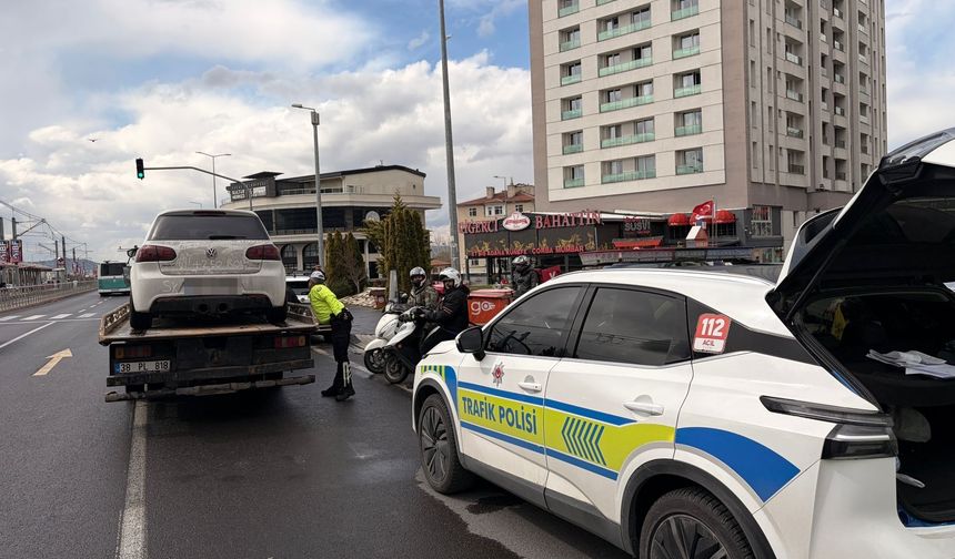 Mürekkep balığı egzozlu araç sürücüsüne ceza