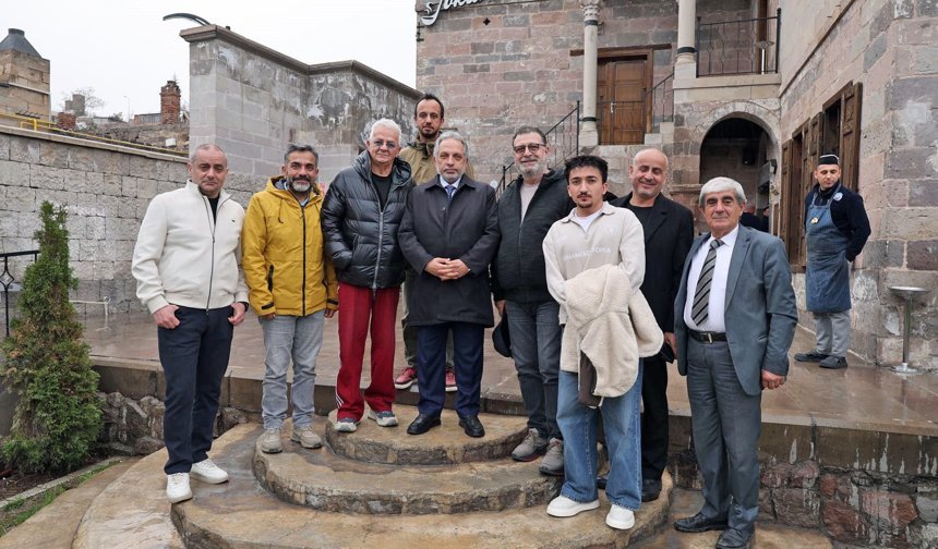 Zafer Algöz'den Sahaflar Çarşısı'na tam not