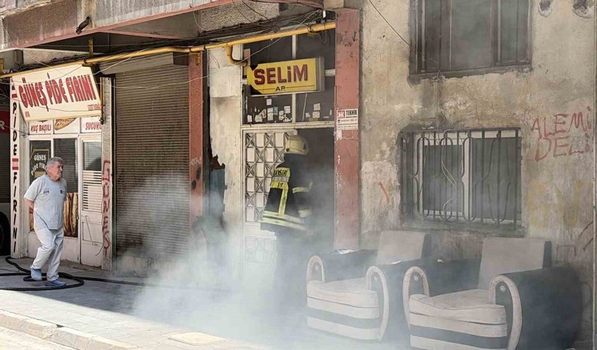 KAYSERİ’DE BODRUM KATINDA BAŞLAYAN YANGIN APARTMANI DUMANA BOĞDU