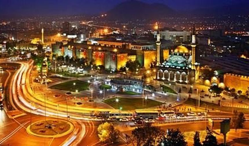 Tarih Kokan Sokaklardan Erciyes'in Zirvesine: Turizmcilerin Gözünden Kayseri
