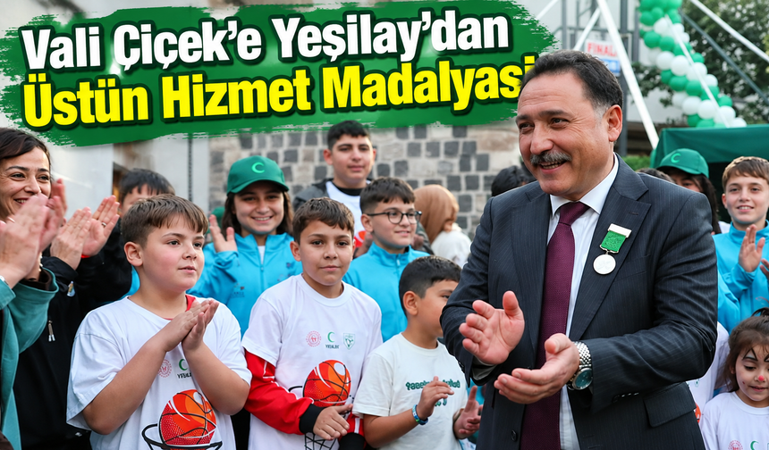 Vali Gökmen Çiçek'e Yeşilay tarafından Üstün Hizmet Madalyası verildi