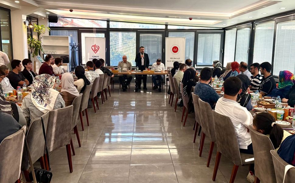 Kayseri Müftülüğü’nden Üniversiteli Gençlere Tebrik