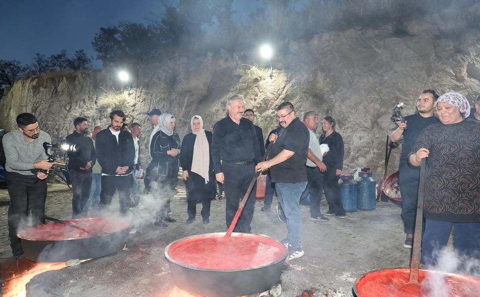 Başkan Palancıoğlu: "4.480 ailemiz kışlık salçasını kaynattı"