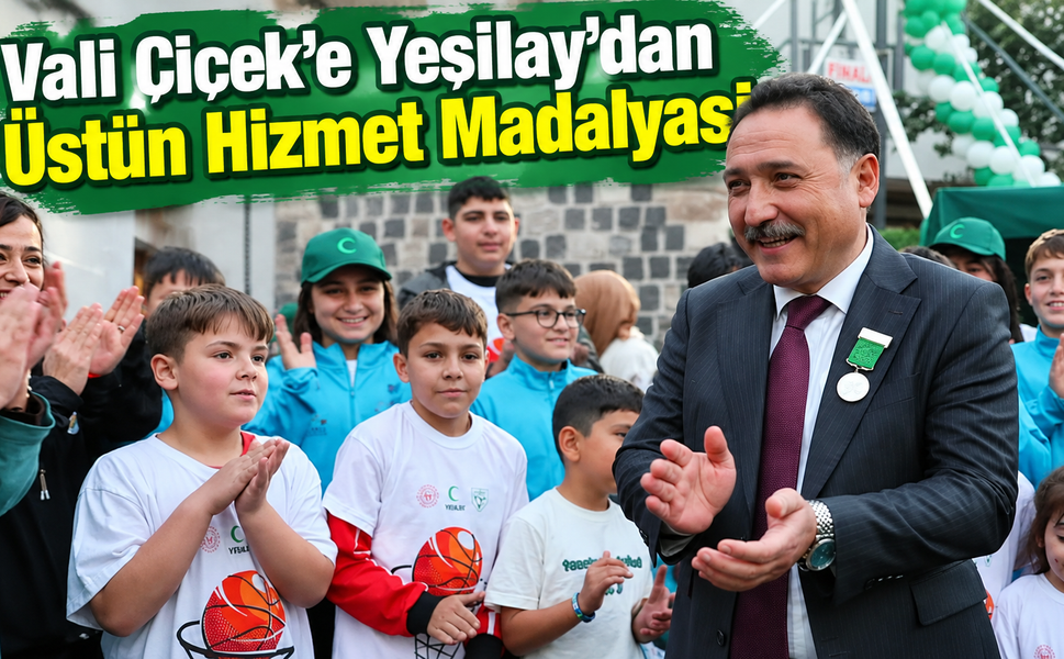 Vali Gökmen Çiçek'e Yeşilay tarafından Üstün Hizmet Madalyası verildi