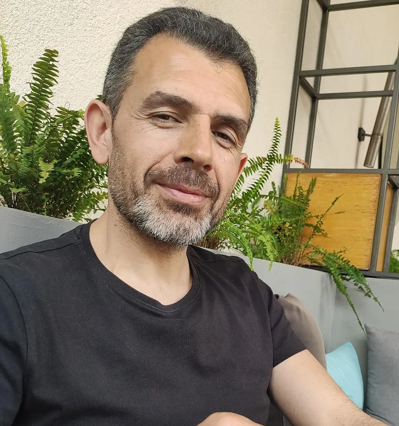 Amansız Hastalığına Yenik Düştü
