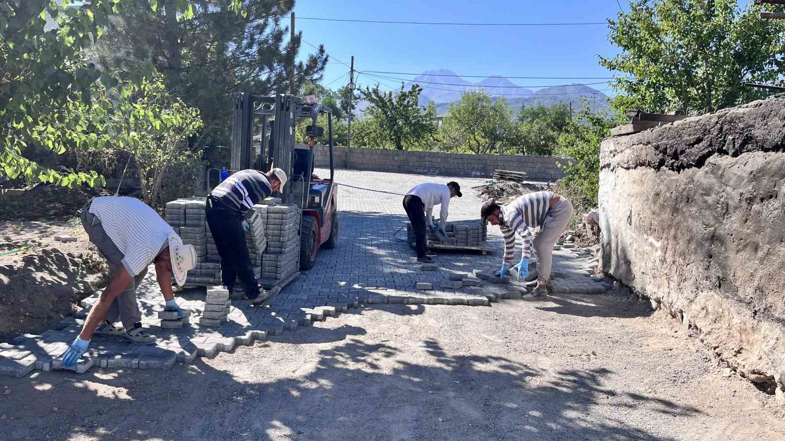 Kayseri Hacılar’da Altyapı Ve Yol Çalışmaları Tüm Hızıyla Sürüyor
