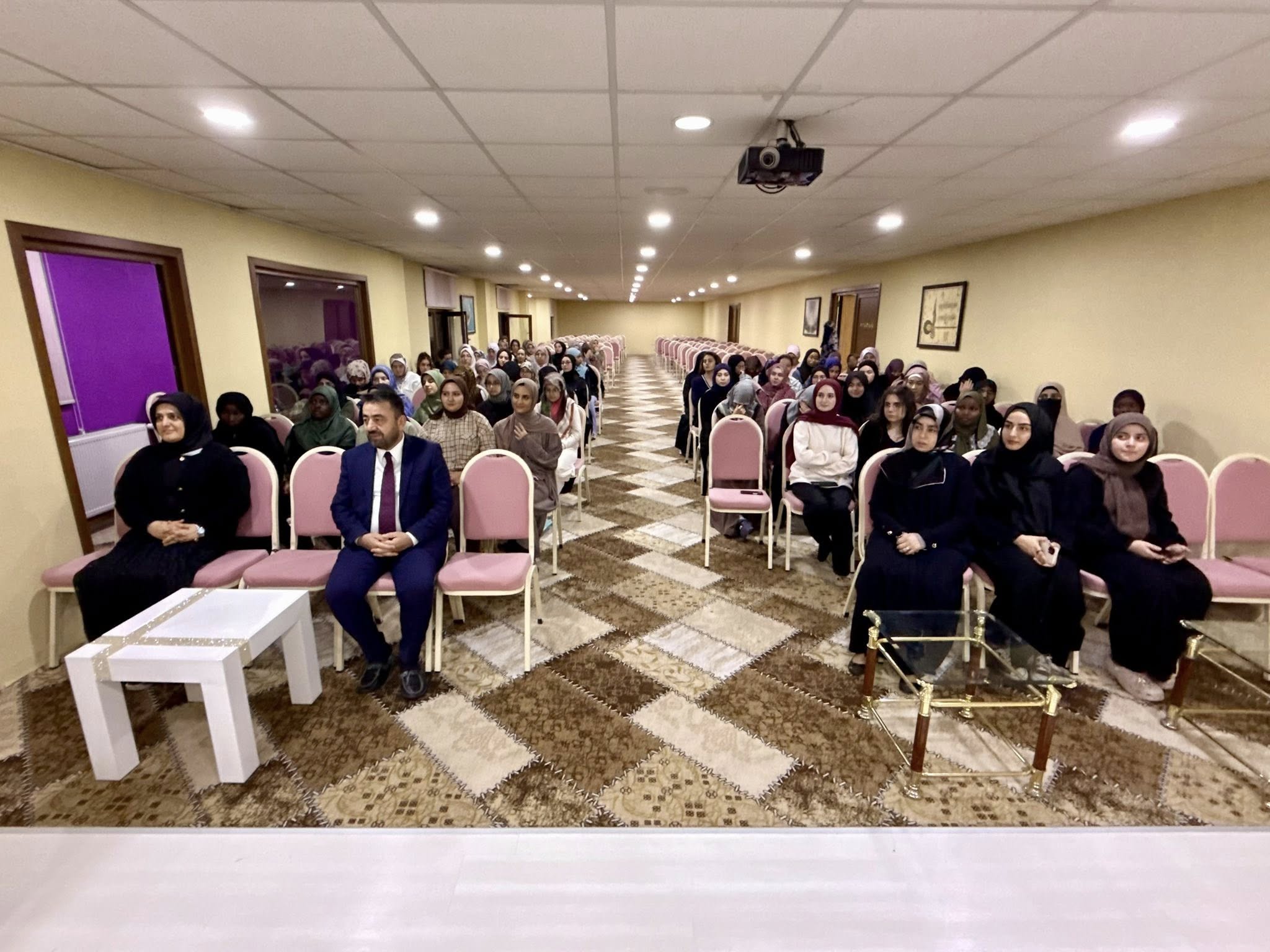 569811700 1242064317954363 4929637988722967247 N