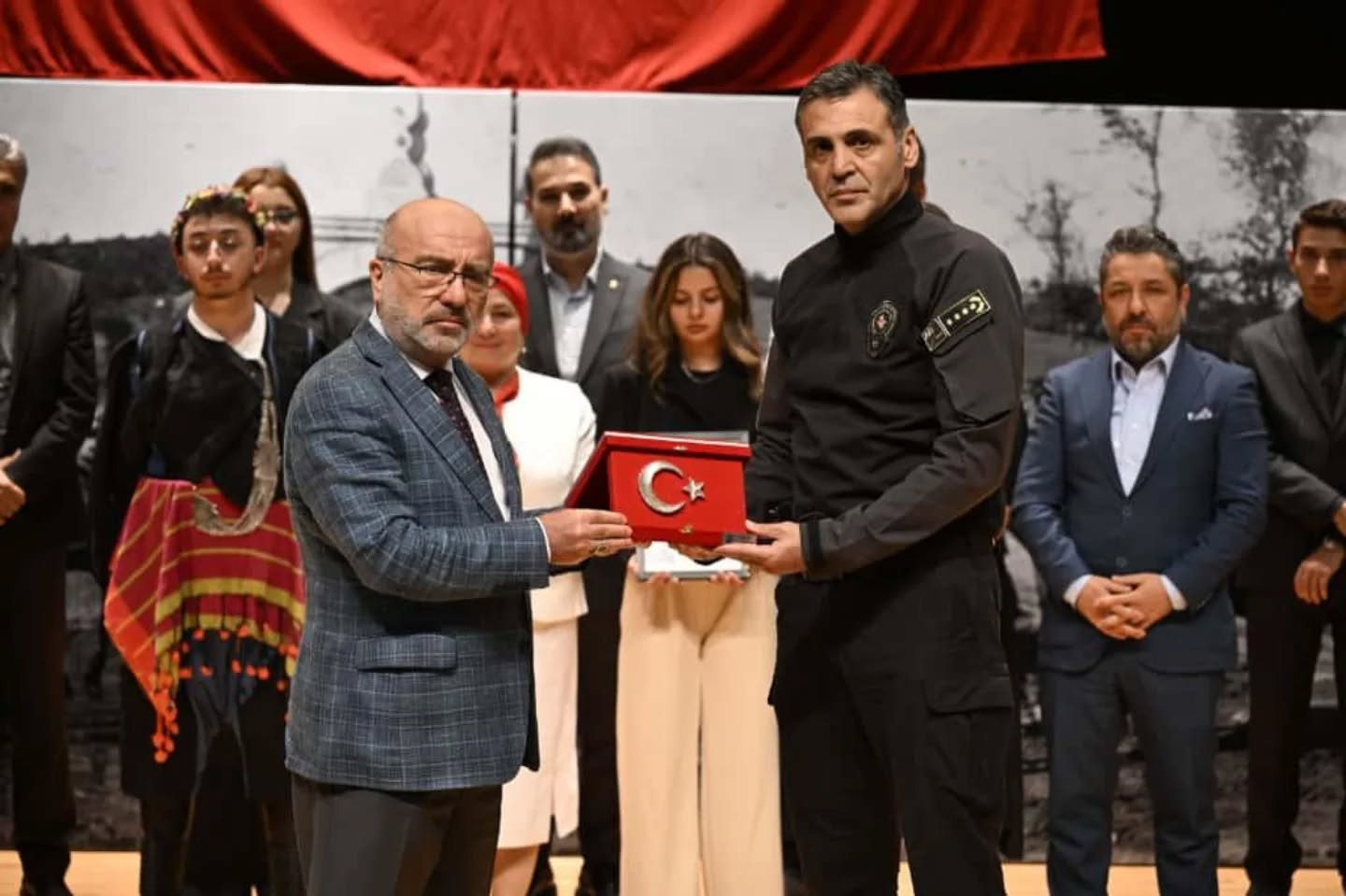 571760768 17921424063173155 3605939829305548578 N