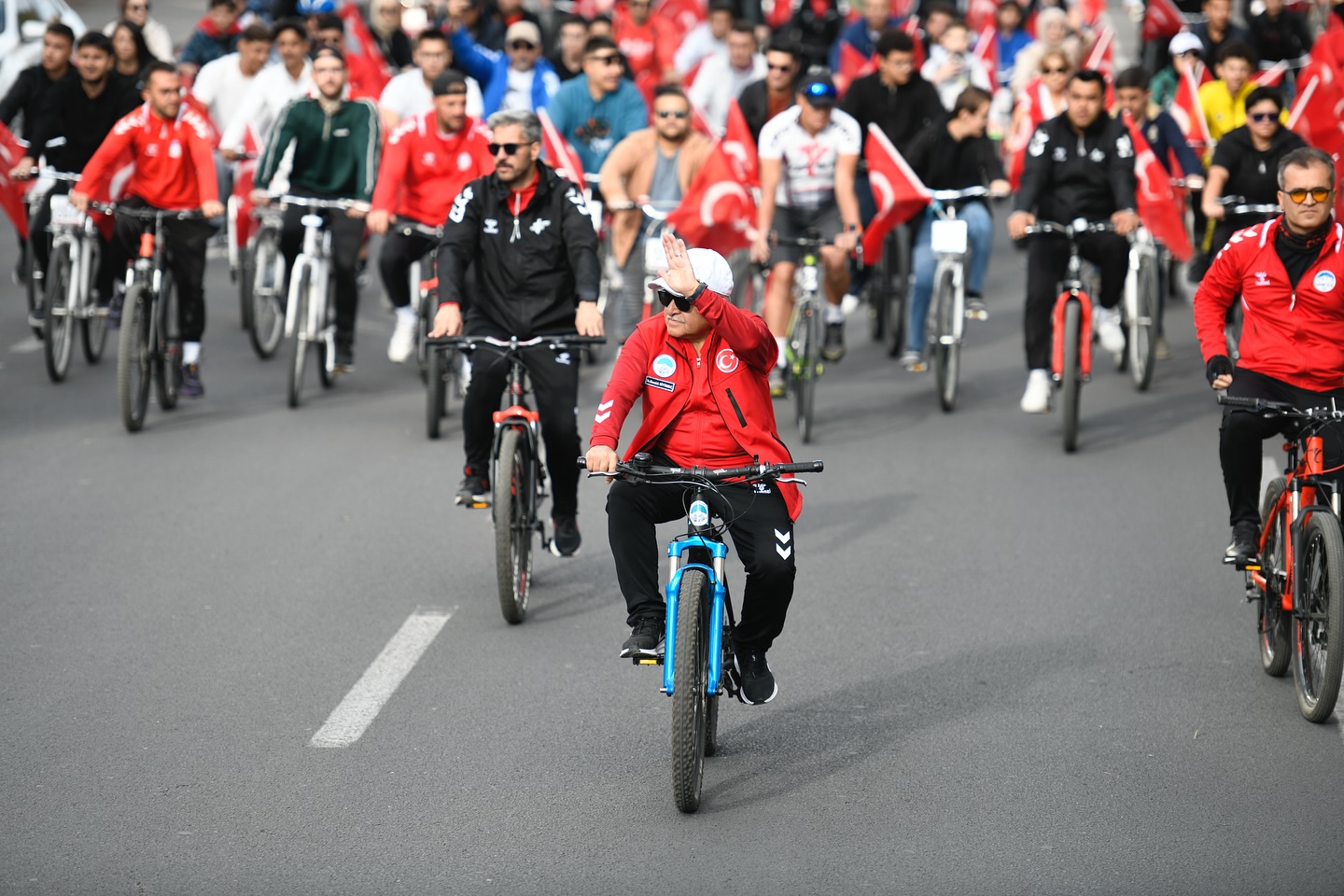 571963702 18542679526001303 6524278822437477084 N