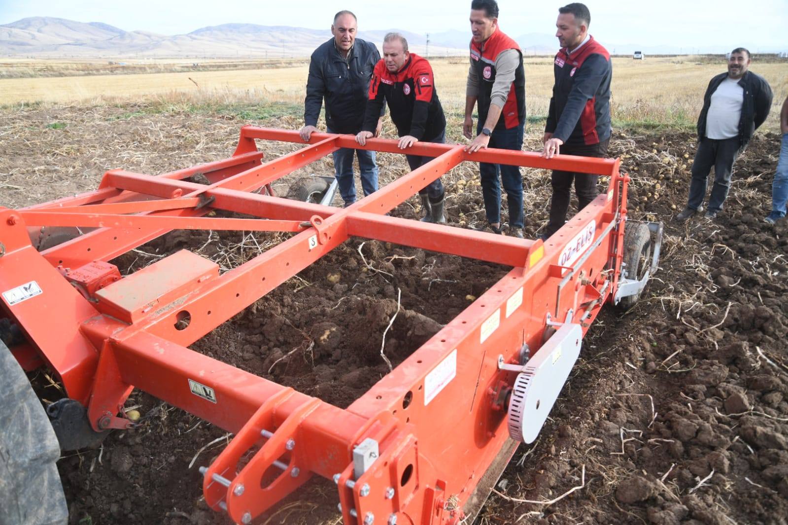 572093733 1933345497484425 1793363656537998100 N