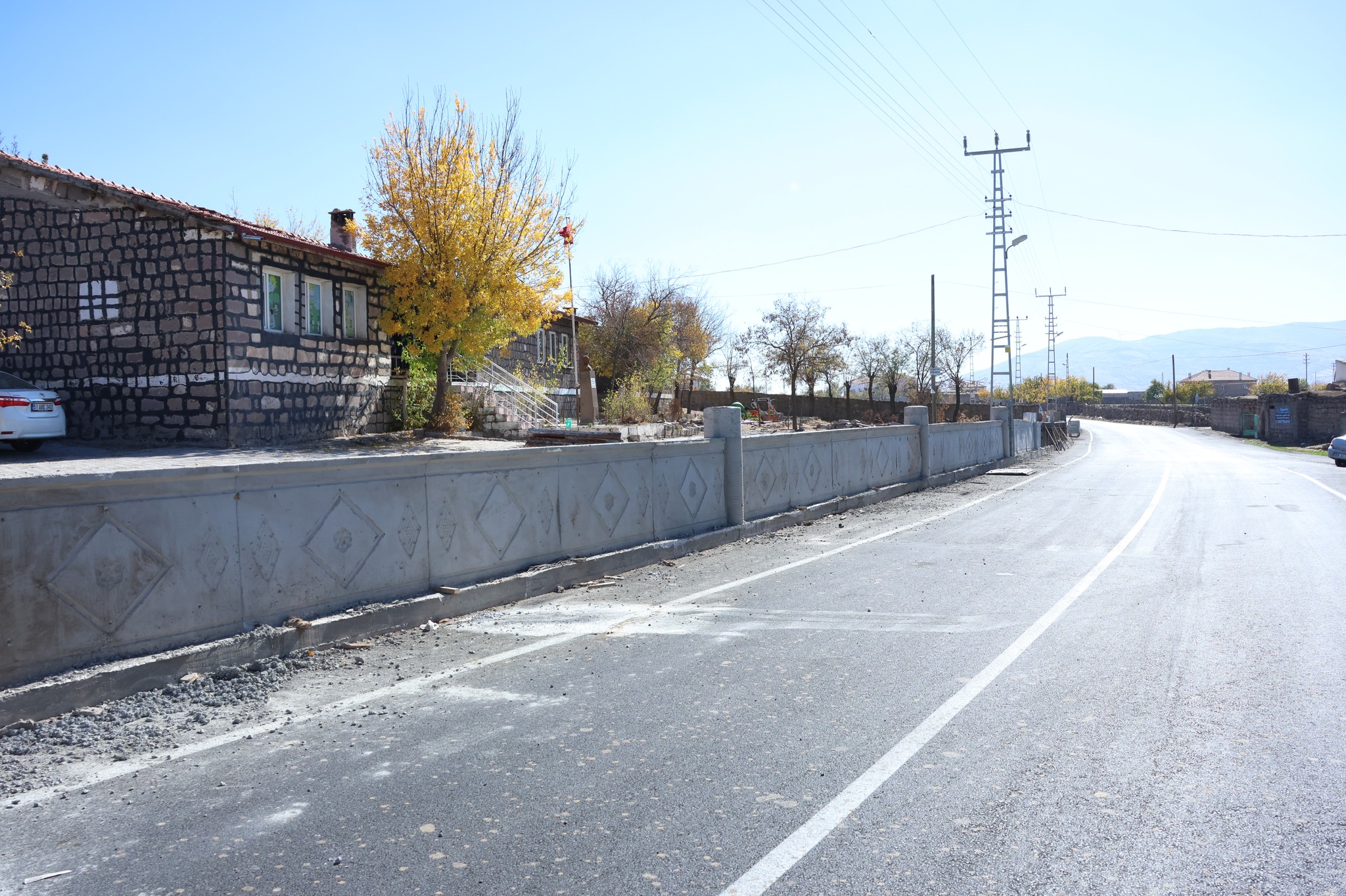 572160616 1568150814370581 1464572222210702502 N