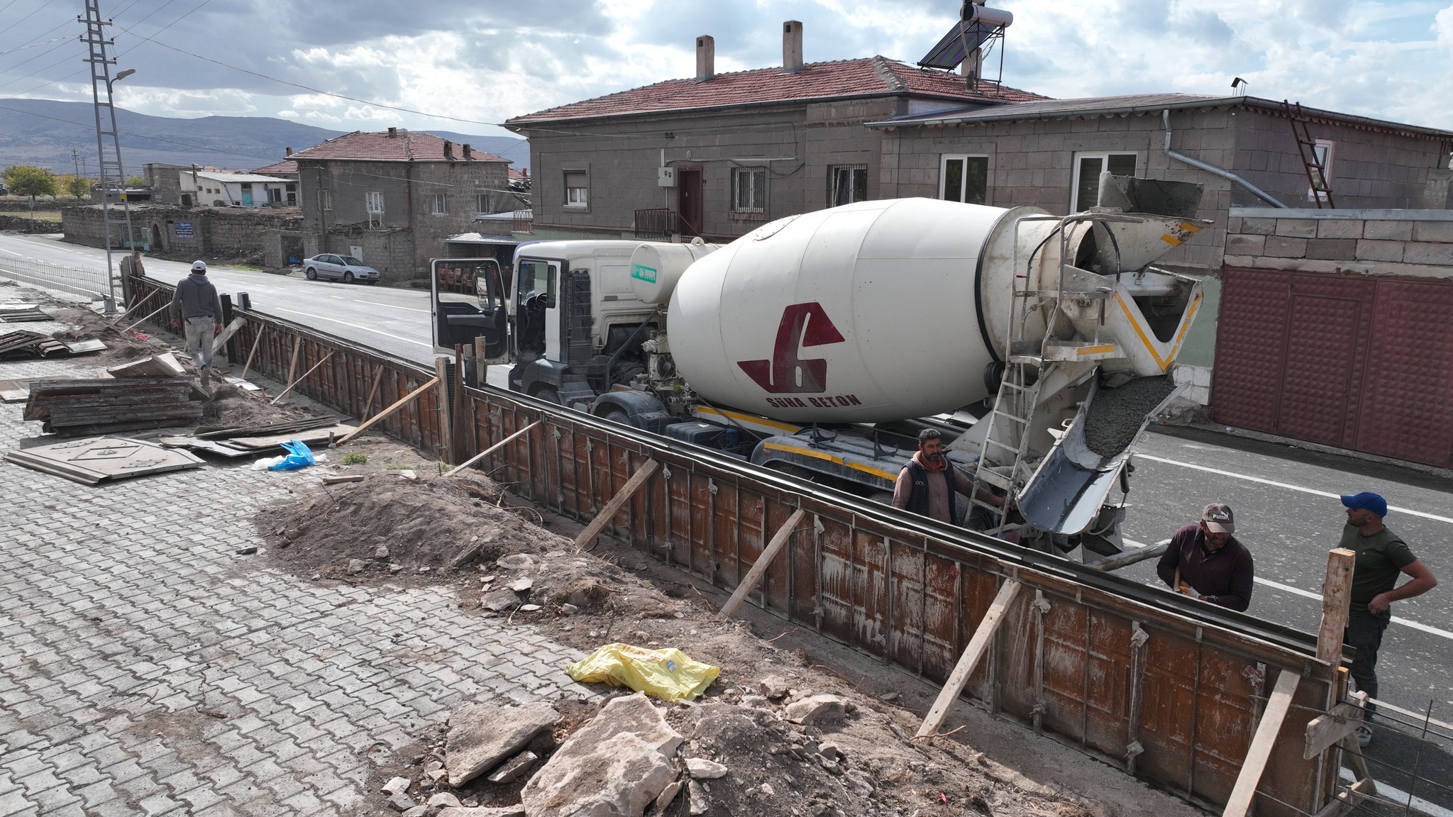 573021205 1568148967704099 1834489140835604258 N