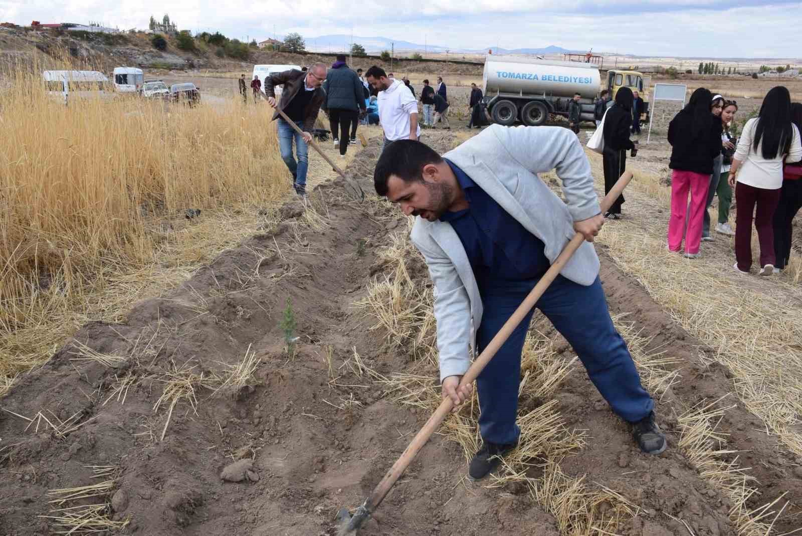 Kayseri Tomarza’da 400 Fidan Toprakla Buluştu 1