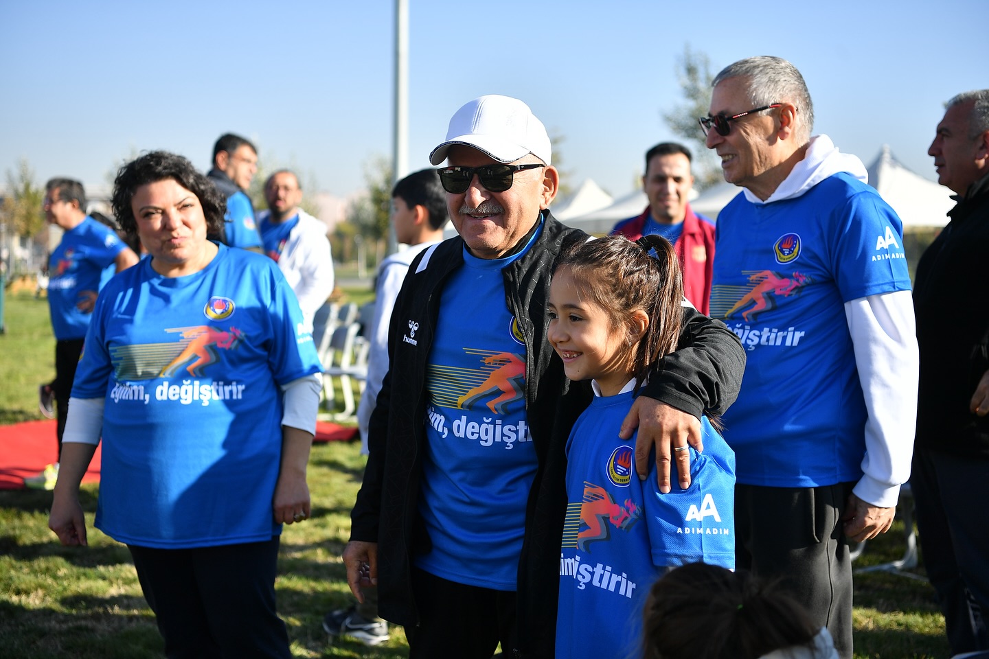 573346952 18543387928001303 4048877313345898817 N