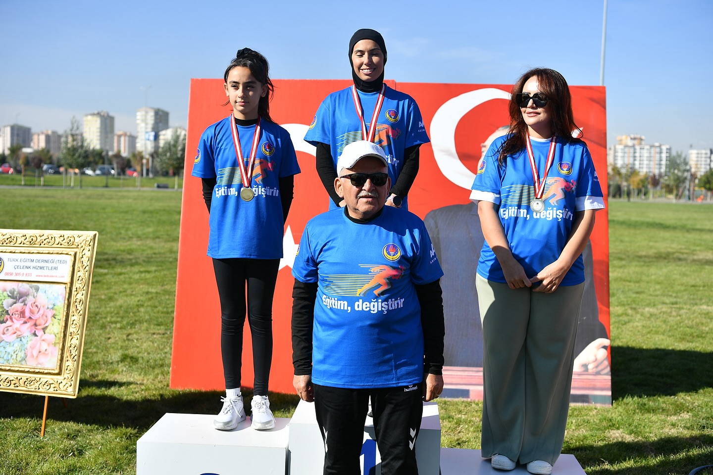 573432988 18543388003001303 5475009598085218529 N