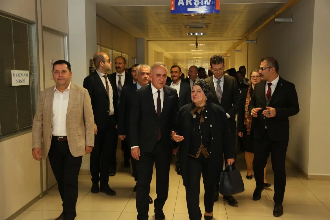 576535106 18411540778188561 6020288729694923922 N