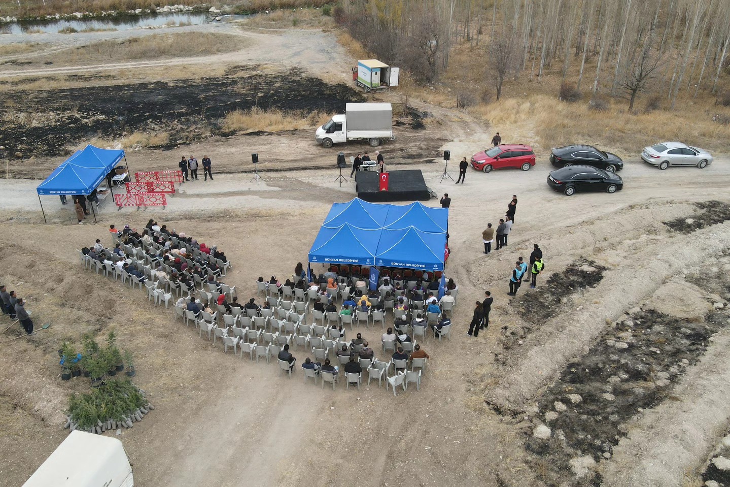 579676310 122257327970188374 1989800593681093800 N