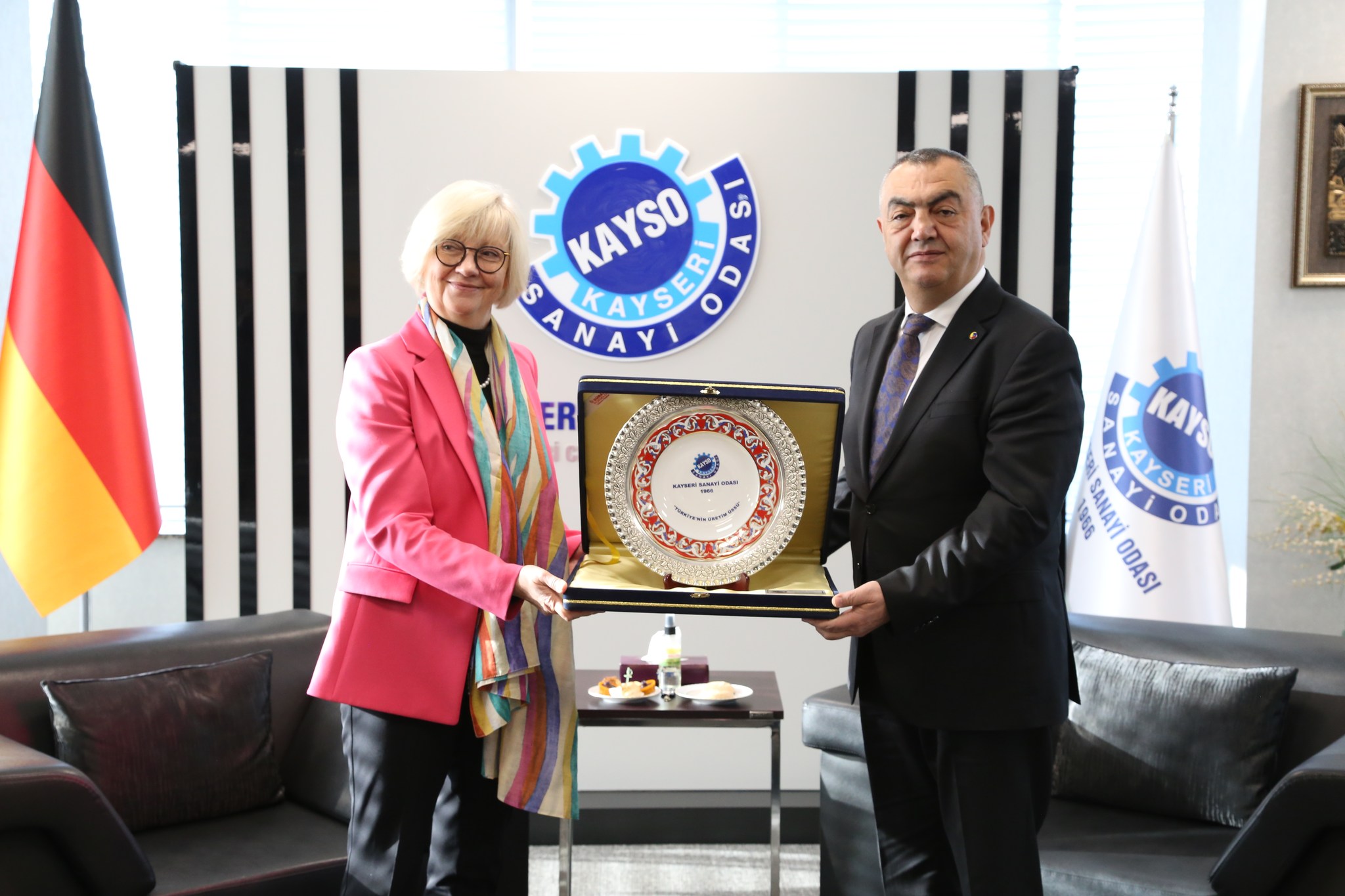 588611160 1462272825905079 7683631206304017627 N