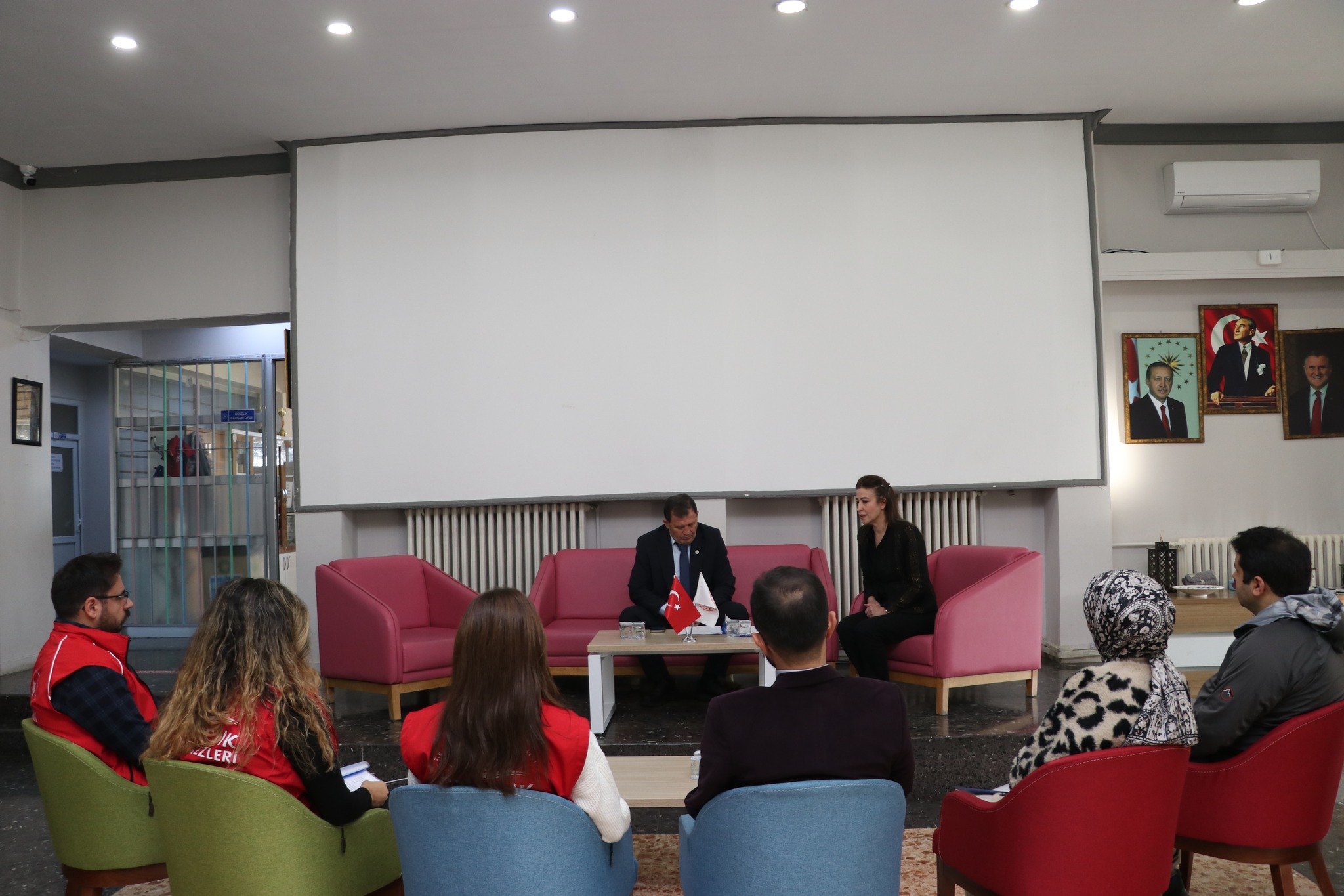 589648651 1280722104089317 6233731178960681373 N